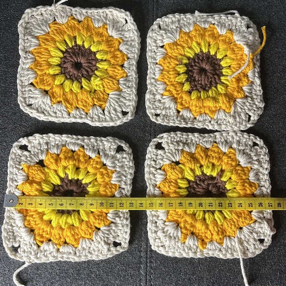 4 granny squares sunflower - Picture 4 of 4